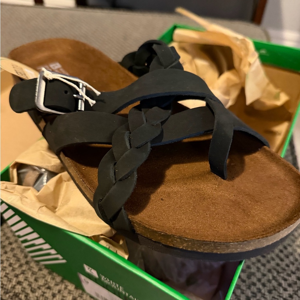 White Mountain summer sandals